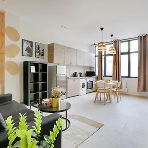Apartment Cmg Ramey / Sacre-coeur Iii