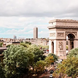 Grand Champs-elysees Париж